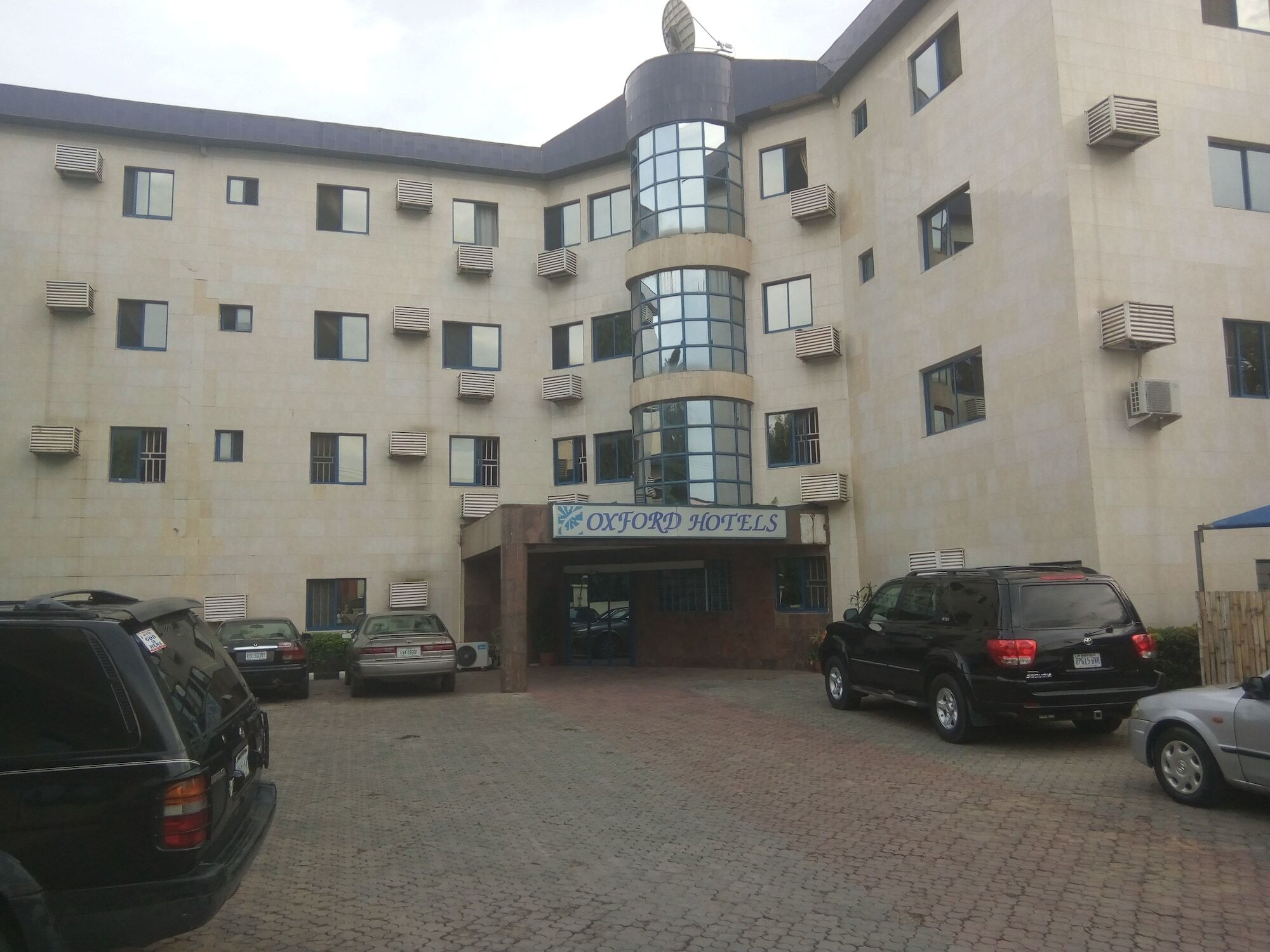 Oxford Hotel Αμπούζα Εξωτερικό φωτογραφία